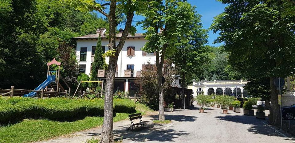 Hotel Piccadilly Sant'Andrea Bagni Exterior foto